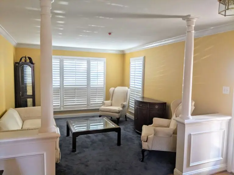 Small Room Looks Big